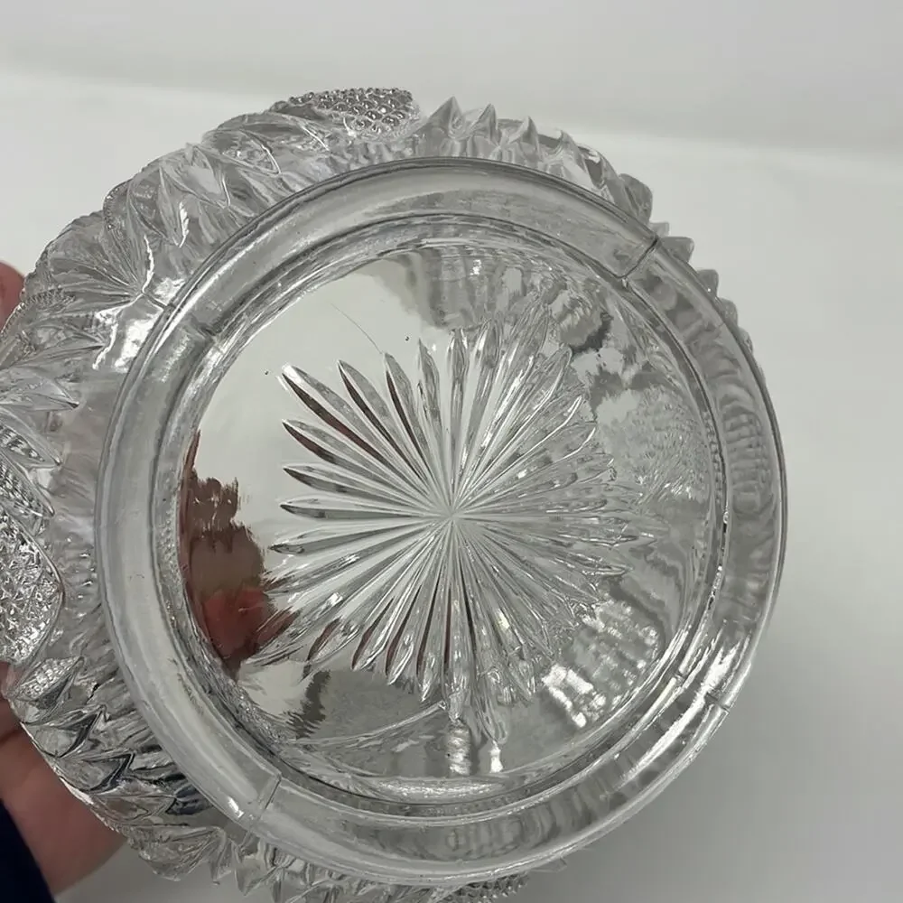 Vintage Early American Pressed Glass biscuit jar- without lid - Picture 5 of 10